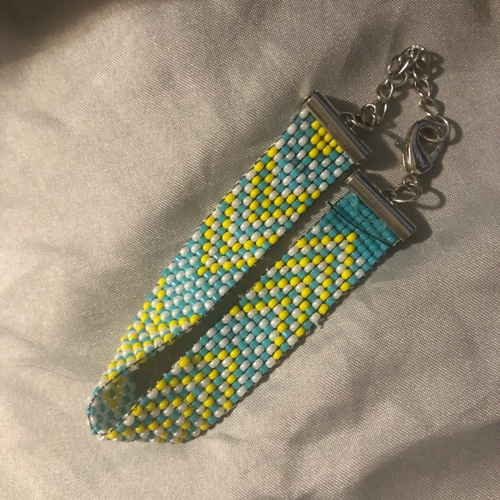 Handmade beaded bracelet - Picture 3 of 3